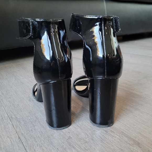 Black Patent Faux Leatger Heels w/ Ankle Strap - Picture 13 of 13